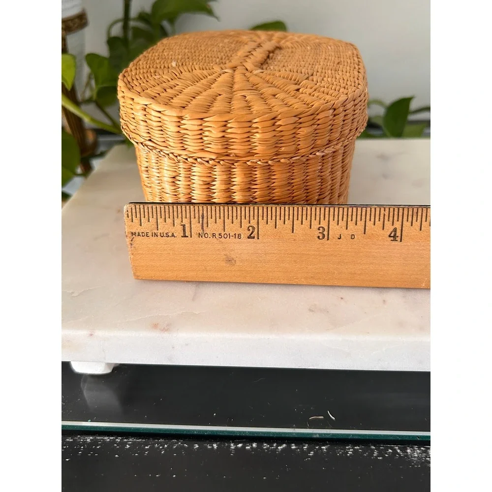 Vintage Oval Woven Wicker Basket with Lid Boho Trinket Box Natural Storage
